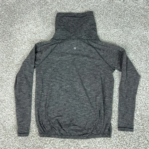 Lululemon Shirt Womens Medium Gray Long Sleeve Cowl Neck Striped Yoga Gym Run - Picture 5 of 8